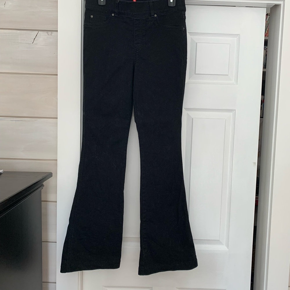 Spanx Shape Original EveryWear Black Flared Jeans M Petite EUC style 20326